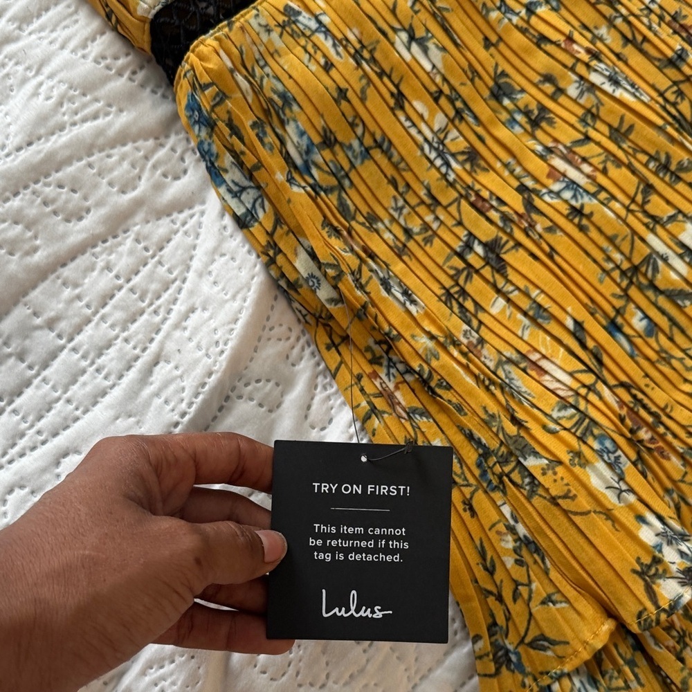 NWT LULUS Such Sophistication Yellow Floral Print Pleated Maxi Dress size XS - Picture 6 of 12